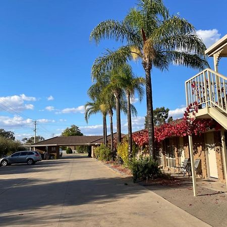 Darling Junction Motor Inn Wentworth 外观 照片