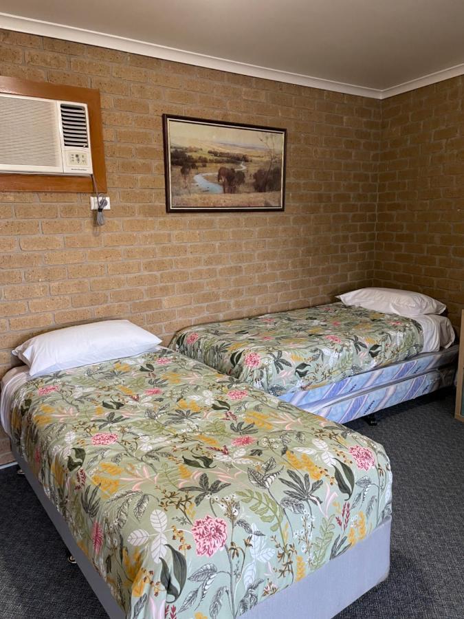 Darling Junction Motor Inn Wentworth 外观 照片