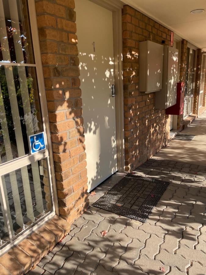 Darling Junction Motor Inn Wentworth 外观 照片