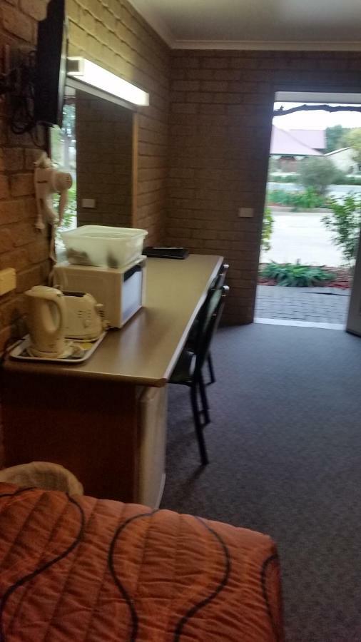 Darling Junction Motor Inn Wentworth 外观 照片